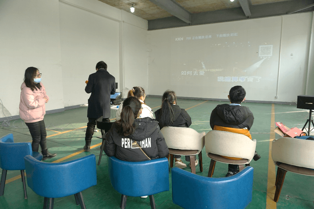 在春节 “乐七天” 活动中，HJC黄金城平台给留沪过春节的员工准备了丰富多彩的活动